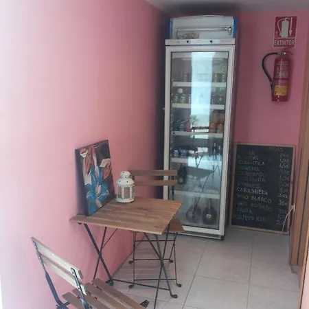 Гостьовий будинок Pink House *